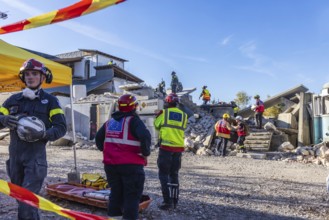 International disaster control exercise Magnitude with more than 1000 rescuers. They are rehearsing