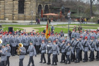 Public roll call of the Army Officers' School on Theatre Square: Bundeswehr honours and bids