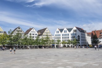 View over the Münsterplatz square at Ulm Minster, Baden-Württemberg, Germany, Europe