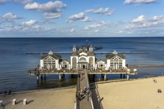 The Sellin pier, 394 metres long, with restaurant, jetty, beach chairs, island of Rügen,