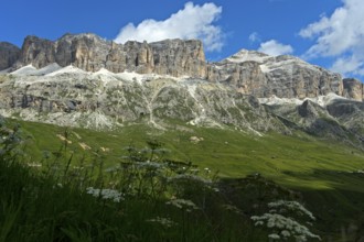 Sella massif with Piz Boé, right, Pordoi Pass, South Tyrol, Trentino-Alto Adige, Italy, Europe