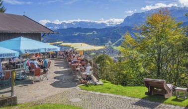 St. Martinshütte with restaurant terrace overlooking the valley with the Karwendel and Wetterstein