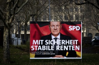 Election posters for the federal election on 23 February 2025, Stuttgart, Federal Chancellor Olaf