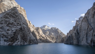 Mountain lake Kol Suu, Sary Beles Mountains, Naryn Province, Kyrgyzstan, Asia