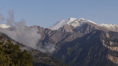 Entrance to the gorge, Entrance, Xyloskalo, Clouds in the gorge, Snow-capped mountains, Samaria