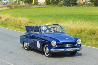 A drive for vintage vehicles. Skilful handling of the vehicle, finding the route by means of the