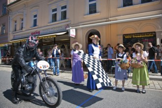 Sebnitz, town festival with classic car rally. The new flower girl Tina Häntzschel starts the