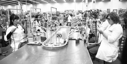 The production of electronic devices by female workers at the Siemens company on 23.11.1974 in