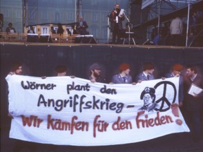 DEU, Germany: The historical slides from the 84-85 r years, Bonn. Peace movement on 20.10.84.