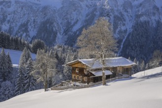 Winter landscape, farm, Gerstruben, a former mountain farming village in the Dietersbach valley