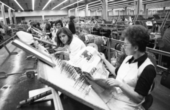 The production of electronic devices by female workers at the Siemens company on 23.11.1974 in