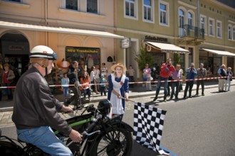 Sebnitz, town festival with classic car rally. The new flower girl Tina Häntzschel starts the