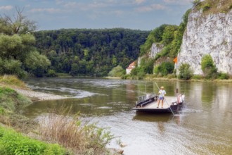 Yaw rope ferry, rope ferry, ferryman, ferry in a Danube loop at Weltenburg Monastery, in