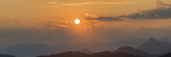 Sunrise on the Grünten, 1738m, to the Tannheim Mountains, Allgäu Alps, Upper Allgäu, Allgäu,