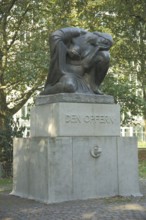 Sculpture Victims Monument by Benno Elkan 1920, modern, monument, bronze, inscription, memorial,