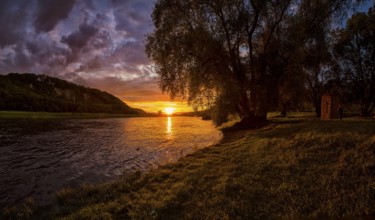 Evening atmosphere on the Elbe in Meissen