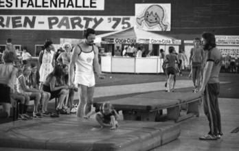 The city of Dortmund organised a children's holiday party in the Dortmund Westfalenhalle here on 05