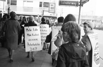 Supporters of the DKP (German Communist Party) at a woman's action in the pedestrian zone for a