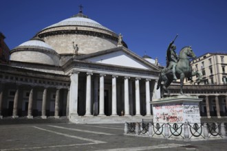 Basilica di San Francesco di Paola in Piazza del Plebiscito, Naples, Campania, Italy, Europe