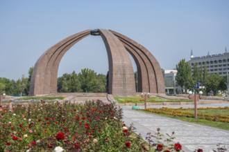 Victory Monument, Victory Square, Bishkek, Kyrgyzstan, Asia