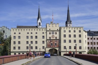 Brucktor at the Inn bridge, gate tower of the medieval town fortifications, moated castle am Inn,