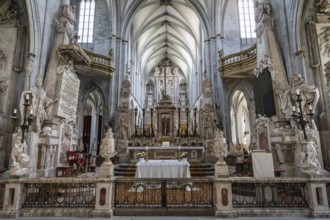 View into the choir and altar of Salem Minster with different styles such as late Gothic, Baroque,