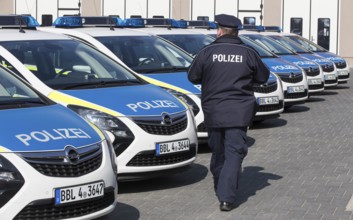 New radio patrol cars at the police station in Potsdam, 14/03/2016