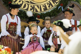 Traditional traditional costume parade, Garmisch-Partenkirchen, Werdenfelser Land, Upper Bavaria,