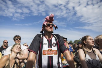 Festival visitors at the Beach Stage at the Highfield Festival on Saturday, Störmthaler See,