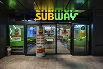 SUBWAY, fast food, fast food chain, logo, restaurant, neon lettering, entrance, Stuttgart,