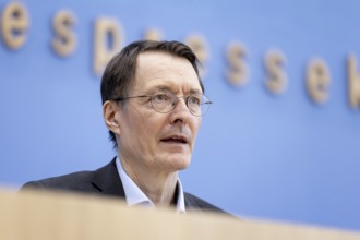 Karl Lauterbach (SPD), Federal Minister of Health, recorded during the press conference on the