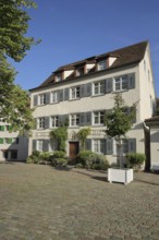 Winzerstube zum Becher, historic building with shutters, Schlossplatz, Meersburg, Obersee, Lake