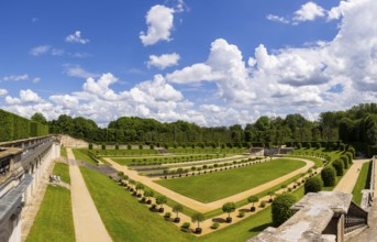 The Grosssedlitz Baroque Garden with the Friedrich Palace is located on a hill on the left bank of