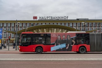 Bochum central station, station concourse, local bus, public transport connection, North