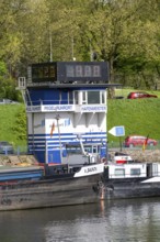 Gauge house on the Vincke Canal, Ruhrort harbour, harbour master, Duisburg, North Rhine-Westphalia,