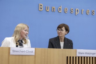 Bettina Stark-Watzinger (FDP), Federal Minister of Education and Research, and Christine