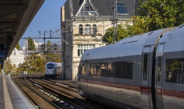 Tiergarten S-Bahn station with local and long-distance trains, Berlin, Germany, Europe