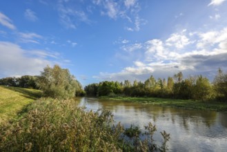 Bergkamen, Ruhr area, North Rhine-Westphalia, Germany, autumn landscape on the Seseke. The