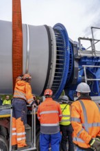 Preparation for the transport of a 68 metre long blade, a wind turbine, with a self-propelled