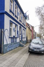 Residential building in Gelsenkrichen-Ückendorf, painted in Schlake 04 look, on the corner of