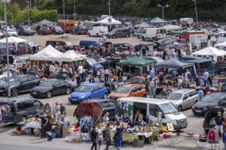 Flea market at the summer festival at the Gruga in Essen, 10-day funfair at Messe Essen, with one