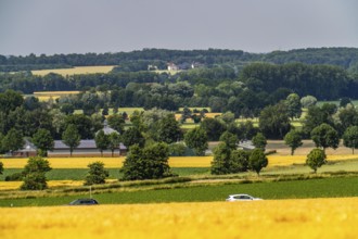 Bundesstraße 1, Werler Straße, fields, forest and grain fields east of Unna, near the village of