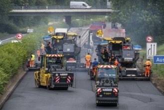 Renewal of the road surface on the A40 motorway between the Kaiserberg junction and Mülheim-Heißen,