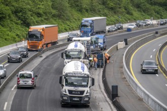 Motorway construction site on the A52 in Essen, basic renovation of the two carriageways in both