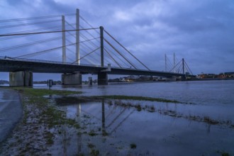 New construction of the motorway bridge Neuenkamp of the A40, over the Rhine near Duisburg,