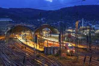 The main railway station in Hagen, station halls, tracks, platforms, North Rhine-Westphalia,