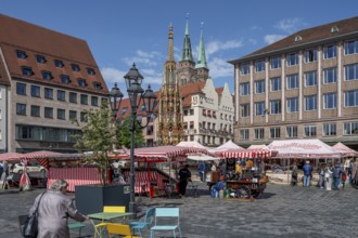 Nuremberg Main Market with Market Stalls and the Beautiful Fountain, Nuremberg, Middle Franconia,