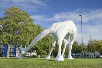 Giraffe by the artist Sina Heffner, art museum, Porschestraße, Wolfsburg, Lower Saxony, Germany,