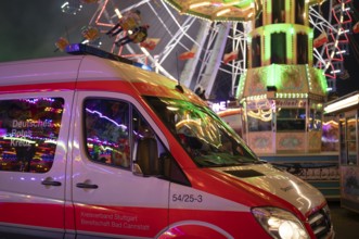 Night shot, German Red Cross, rescue, RTW, ambulance, ambulance, operation, standing in front of