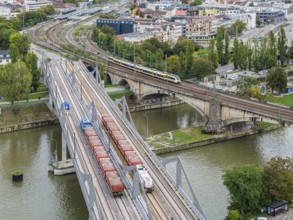 Load test on the Neckar Bridge, aerial view. Due to the unusual design, dimensional checks are